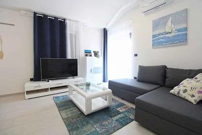 Ferienhaus modern eingerichtet mit Garten und