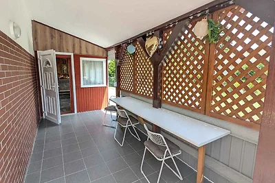 Ferienhaus mit grossem Gaten und Klimaanlage