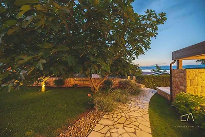 Ferienwohnung mit Balkon, Klimaanlage und