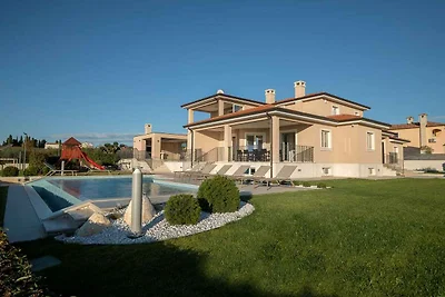 FerienHaus mit Klimaanlage und Aussenpool
