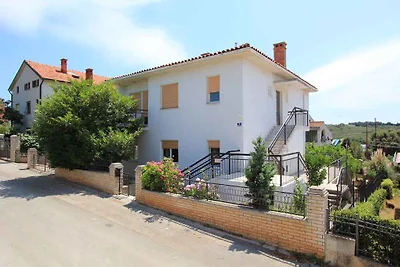 Ferienhaus mit Garten und Grill in Strandnähe