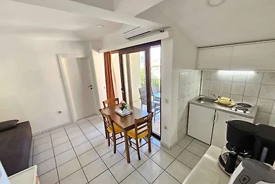 Ferienwohnung mit Garten und Klimaanlage
