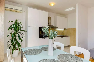 Ferienwohnung mit Klimaanlage und Meerblick i
