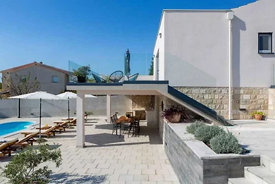Ferienhaus mit Klimaanlage und Aussenpool