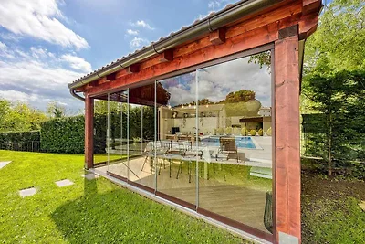 Villa mit Swimmingpool, Sauna, Whirlpool und