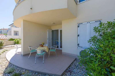 Ferienwohnung mit Terrasse und Meerblick