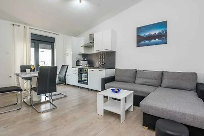 Ferienwohnung mit Balkon und Grill