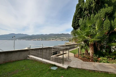 Ferienwohnung mit Terrasse und Grill, am Meer