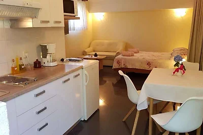 Studio mit Terrasse, Klimaanalge und Internet