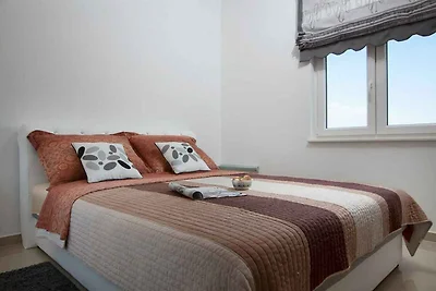 Ferienwohnung mit Balkon und Parkplatz