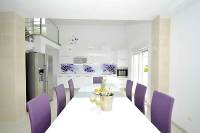 Villa mit Klimaanlage, mit Grillmöglichkeit, 