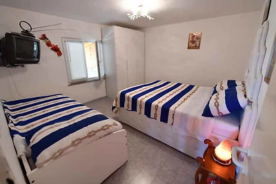 Villa mit Pool und Grillterrasse