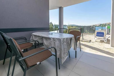 Ferienwohnung mit Terrasse und Meerblick