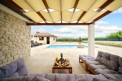 Ferienhaus mit Aussenpool