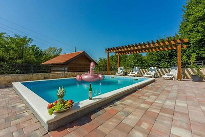 Villa mit Swimmingpool und Panoramablick