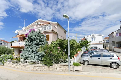 Ferienwohnung mit Terrasse und Grill