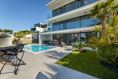 Ferienwohnung im Erdgeschoss mit Swimmingpool