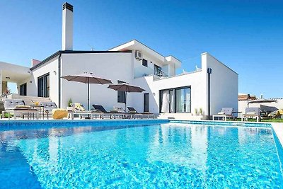 Villa mit Pool