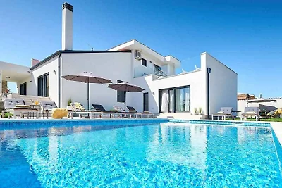 Villa mit Pool