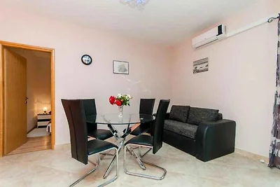 Ferienwohnung mit Klimaanlage und Terrasse