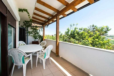 Ferienwohnung mit Pool und Meerblick
