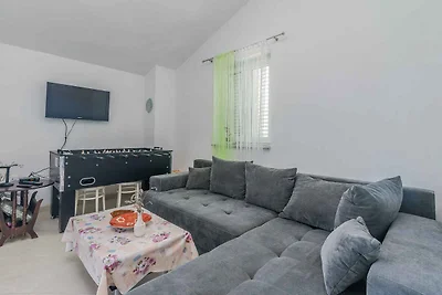 Ferienwohnung mit Klimaanlage und Grill, umge