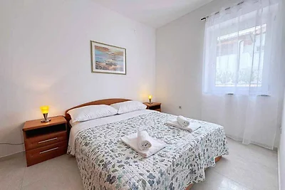 Ferienwohnung mit Terrasse und Grill