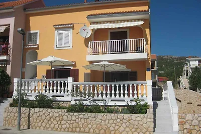 Ferienwohnung mit Terrasse und Grill