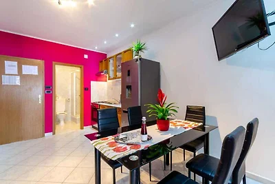 Ferienwohnung mit Klimaanlage und Balkon