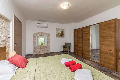 Ferienhaus mit Privatpool und Klimaanlage