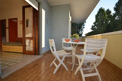 Studio mit Klimaanlage und Balkon