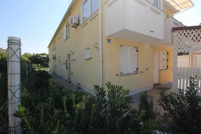 Ferienwohnung mit Klimaanlage und Balkon