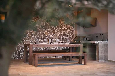 Villa mit Klimaanlage und Aussenpool