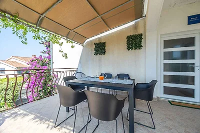 Komfortables Ferienhaus Vito mit Meerblick in