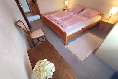 Ferienwohnung mit Pool, WLAN und Terrasse