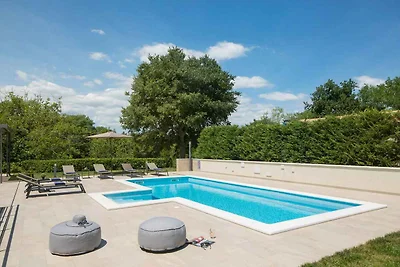 Moderne Villa mit privatem Pool, eingezäuntem