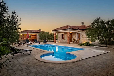Ferienhaus mit Klimaanlage und Aussenpool