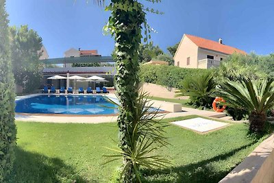 Ferienwohnung mit Blick auf den Pool und den