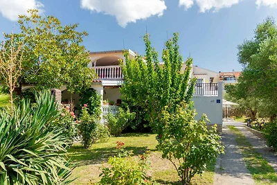 Schönes Apartment auf der Insel Rab, nur 100 