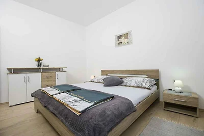 Apartment für vier Personen, nur 200 Meter vo