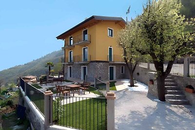 Ferienwohnung mit Terrasse und Seeblick