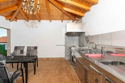 Villa mit Klimaanlage und Pool