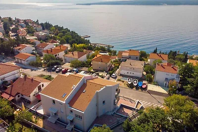 Ferienwohnung mit Pool- und Meerblick