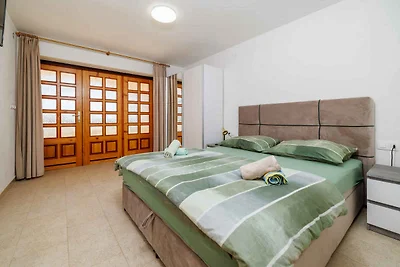 Ferienwohnung mit Terrasse und Klimaanlage