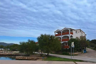 Apartamento Vacaciones familiares Jadrtovac