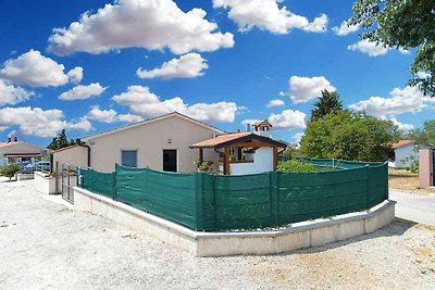 Ferienhaus mit Sonnenterrasse und Grillplatz