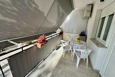 Ferienwohnung klimatisiert mit Balkon