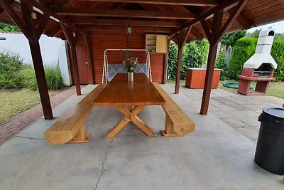 Ferienwohnung in ruhiger Lage mit Pool und