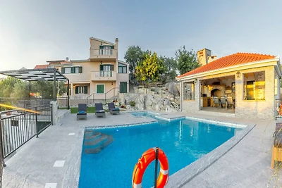 Villa mit Klimaanlage, mit Grillmöglichkeit, 
