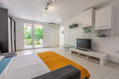 Studio mit Terrasse nur 20 m vom Strand